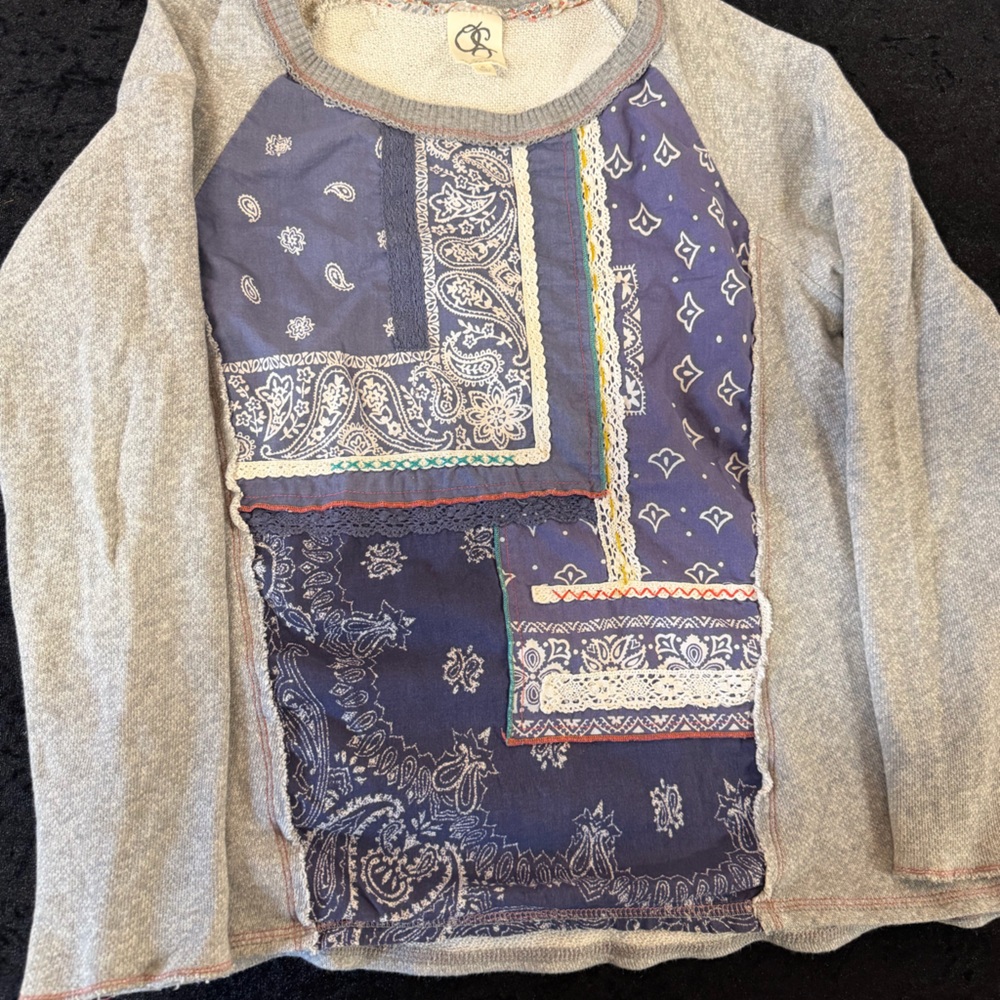 One September Anthropologie Patchwork Bandana Sweatshirt Boho Small - Picture 4 of 4